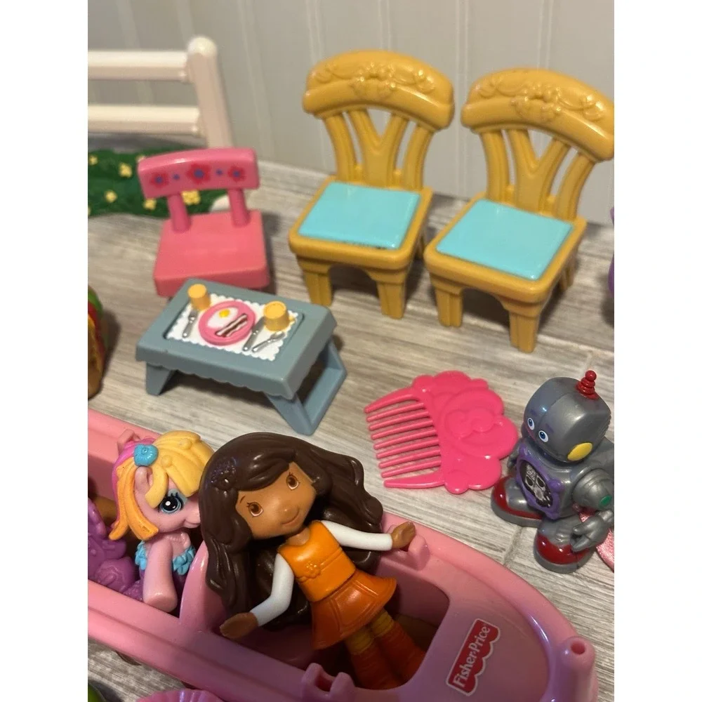 Lot of Vintage Doll Accessories and furniture Barbie Fisher Price more 37 items - Picture 6 of 7